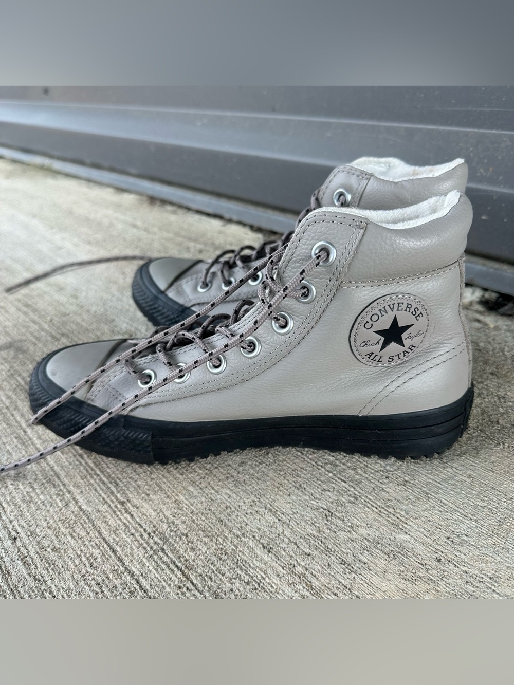 Womens Converse Chuck Taylor Shoes Size 6.5